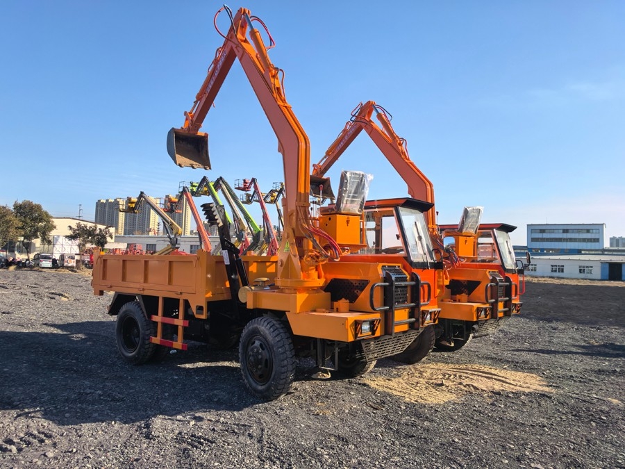 隨車(chē)挖運(yùn)輸車(chē)廠(chǎng)家